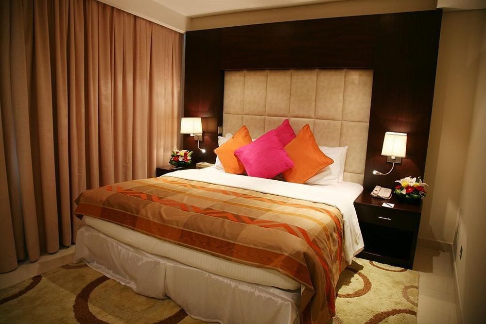 Staybridge Suites Dubai Internet City By Ihg Bagian luar foto